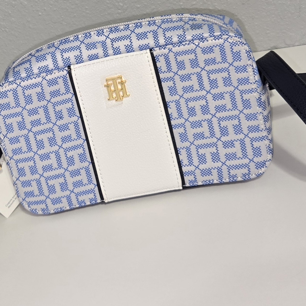 TOMMY HILFIGER WOMEN Blue and White Patterned Crossbody Bag NWT